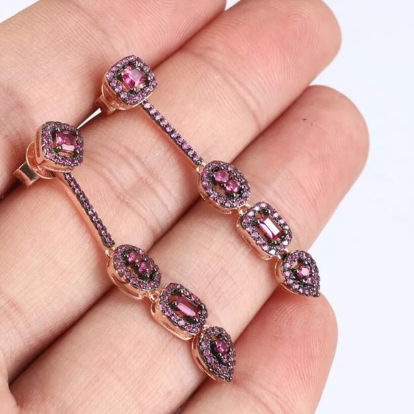 Dramatic ruby draped squares earrings - Picture 3 of 4